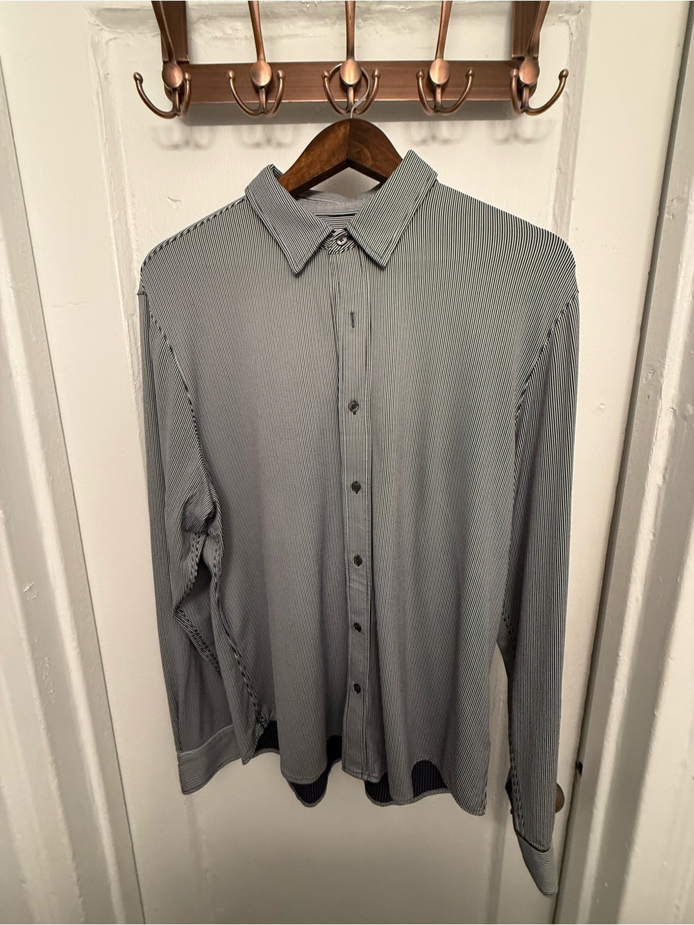 RHONE Commuter Shirt | Slim Fit | Large | Blue/White Stripe